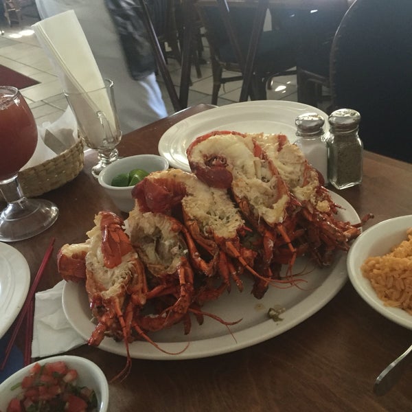 8/13/2016 tarihinde Carlos T.ziyaretçi tarafından Restaurant Sandras'de çekilen fotoğraf