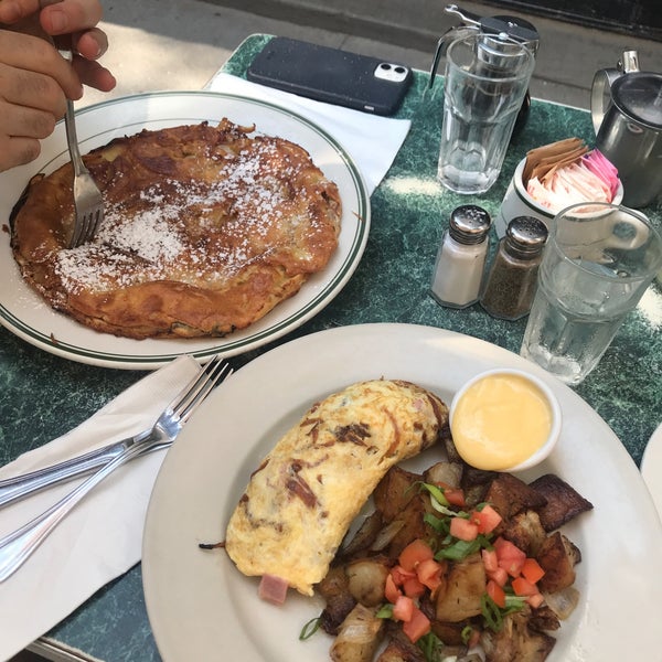 Finally made it for brunch, and it’s as good as the say. The apple pancake is special and delicious. The omelette is cooked to savory perfection.