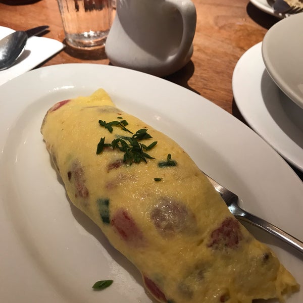 A NYC gem! The Greenwich omelette is a meat/cheese lover's dream. Definitely order the oatmeal brulee! A delightful spin on your traditional oatmeal. Skip the Canyonland Eggs. It's far too simple.