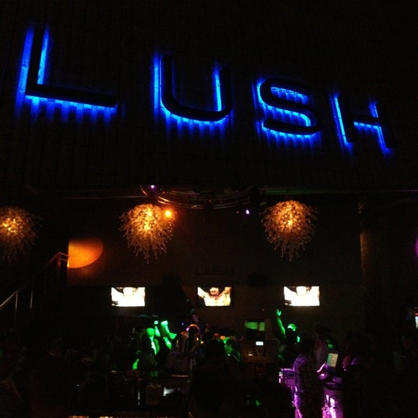 6/27/2013 tarihinde Ben P.ziyaretçi tarafından Lush Food Bar'de çekilen fotoğraf