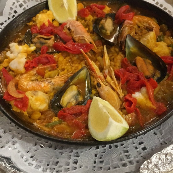 For 3 days of searching good and affordable paella, we found it in granada bar leon. Go and eat paella marisco🦐