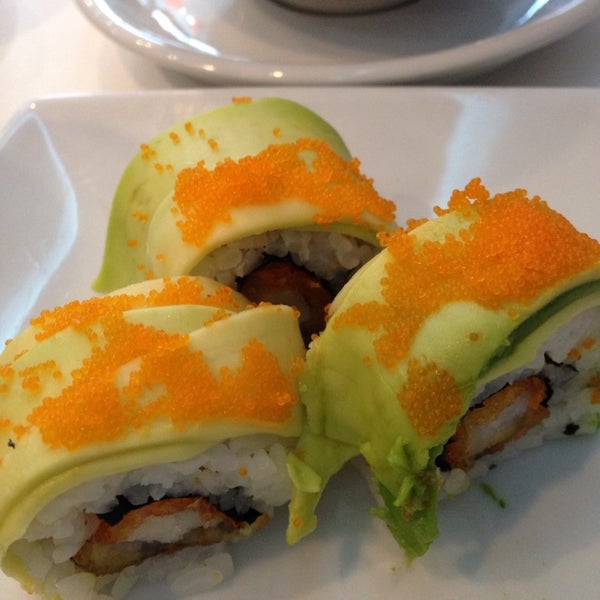 Das Foto wurde bei Eat Sushi von Luiza P. am 4/9/2014 aufgenommen