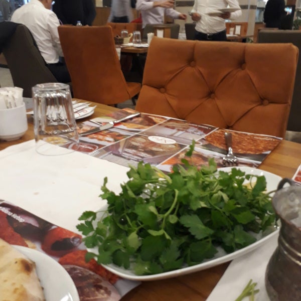 Photo prise au Divan-ı Sofra Restaurant par Güzgülleri ❤. le2/8/2019