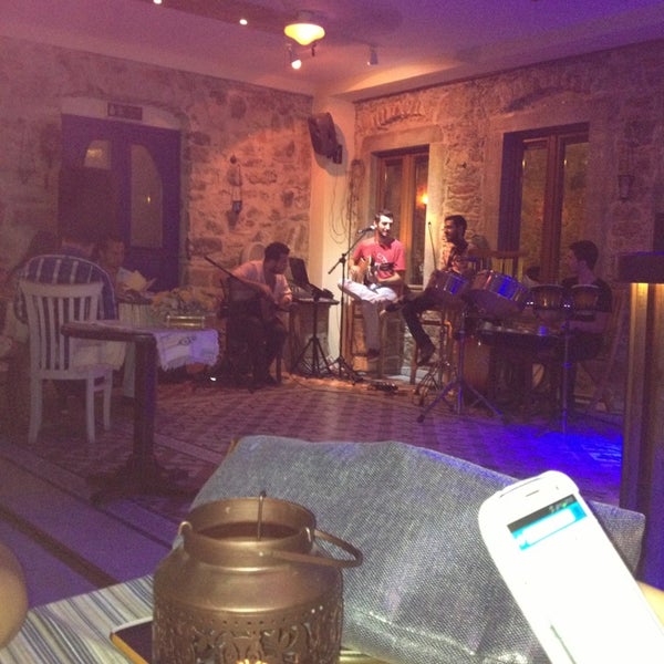 Foto scattata a Luka Lounge &amp; Bar da Sevda B. il 8/10/2013