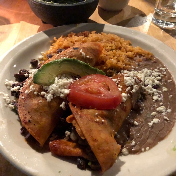 Снимок сделан в Fogón Cocina Mexicana пользователем Carl N. 7/1/2018