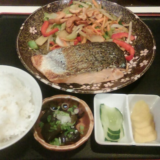 Das Foto wurde bei Irifune Restaurant Japonés von ming c. am 4/9/2015 aufgenommen