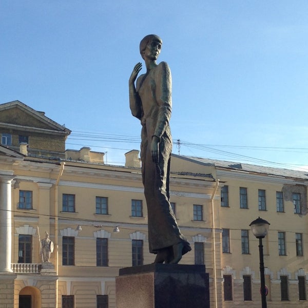 Памятник ахматовой в санкт петербурге