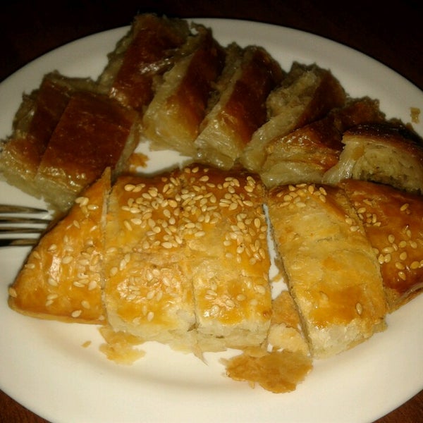 Özen Börek ve Tatlı Evi Anadolu Hisarı Körfez Cd. No4/A