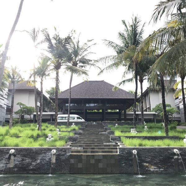รูปภาพถ่ายที่ Courtyard Bali Nusa Dua Resort โดย Mika V. เมื่อ 3/6/2020