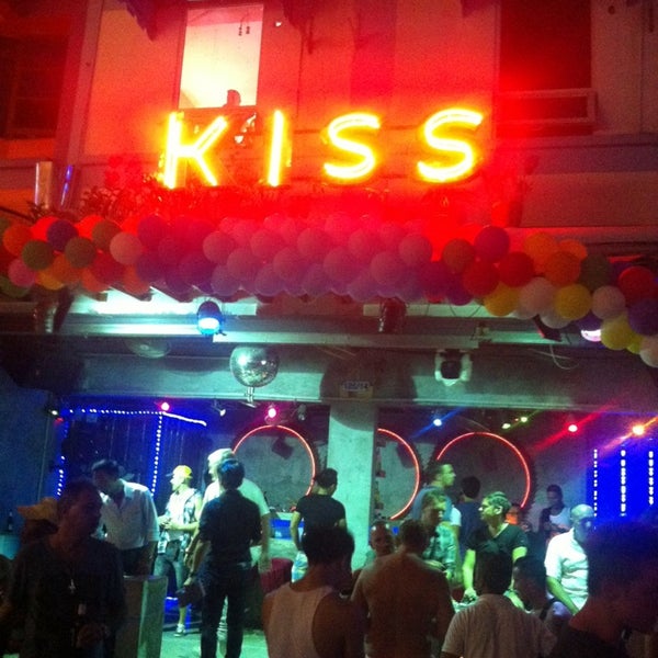 клуб kiss