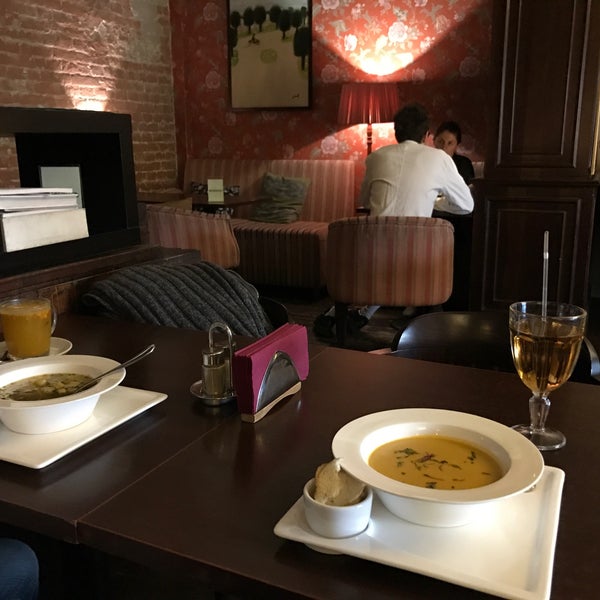 3/4/2017에 Mika V.님이 zurzum cafe // цурцум кафе에서 찍은 사진