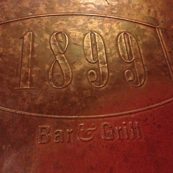 12/7/2013にDianeが1899 Bar and Grillで撮った写真