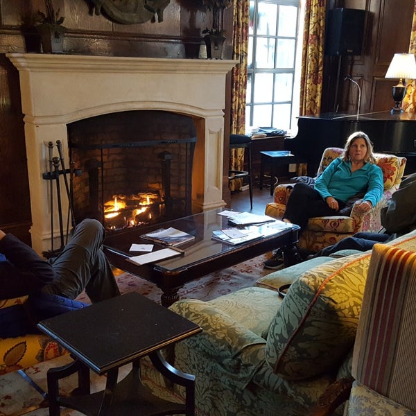 Photo taken at Old Edwards Inn and Spa by Valerie N. on 12/17/2018