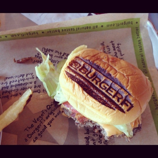 Снимок сделан в BurgerFi пользователем Jessica H. 3/8/2013