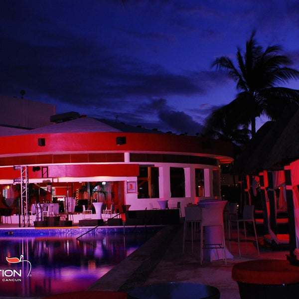 7/17/2014 tarihinde Temptation Resort &amp; Spa Cancunziyaretçi tarafından Temptation Resort &amp; Spa Cancun'de çekilen fotoğraf