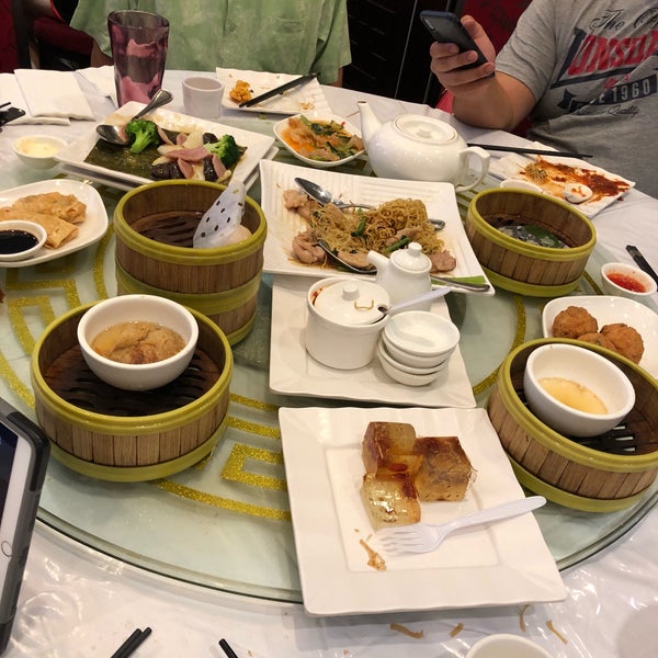 Photo taken at Jade Dynasty Seafood Restaurant by Lena S. on 4/7/2018