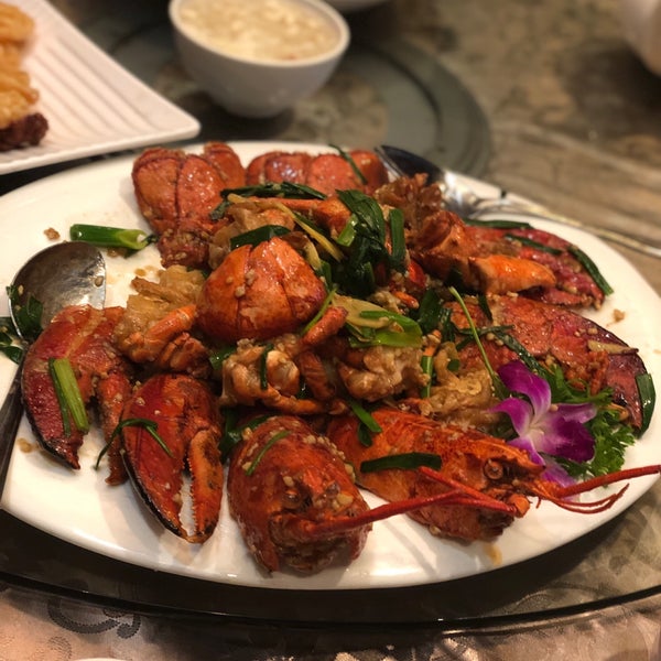 รูปภาพถ่ายที่ Jade Dynasty Seafood Restaurant โดย Lena S. เมื่อ 7/22/2019