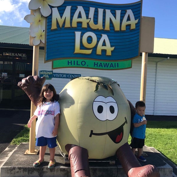 Photo taken at Mauna Loa Macadamia Nut Visitor Center by Lena S. on 3/30/2017
