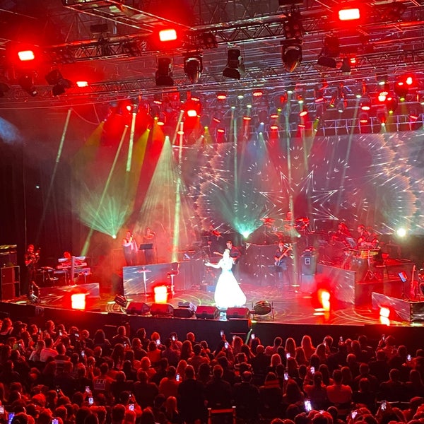 Photo taken at Harbiye Cemil Topuzlu Açıkhava Tiyatrosu by Arslan . on 11/8/2023