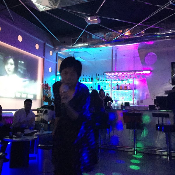 2/19/2015에 Rosina A.님이 Chorus Karaoke &amp; Lounge에서 찍은 사진