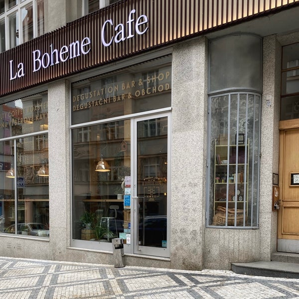 รูปภาพถ่ายที่ La Bohème Café โดย Nm เมื่อ 12/28/2021