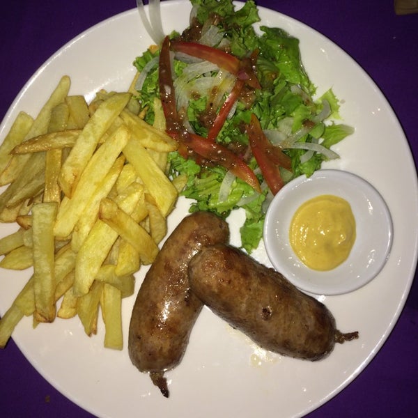 Photo taken at La Cabane, la cuisine des filles by Pagna on 10/7/2014