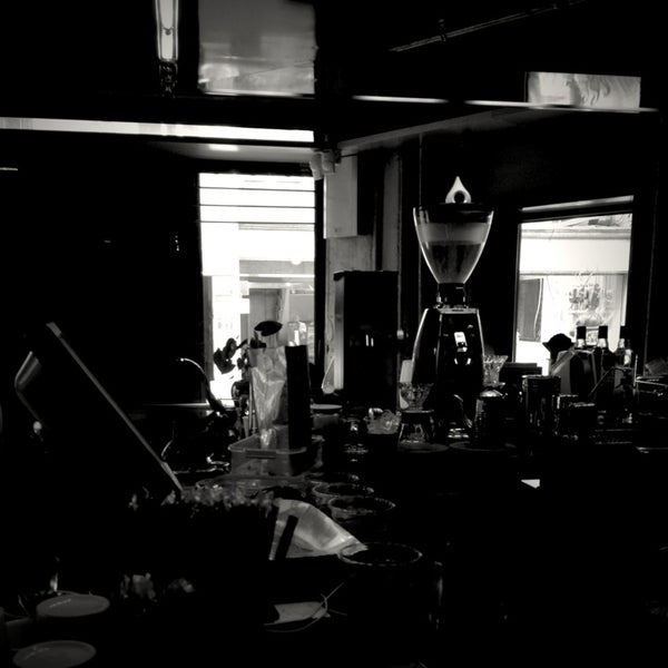 6/18/2013にLee Y.がCHAN&#39;S Espresso Barで撮った写真