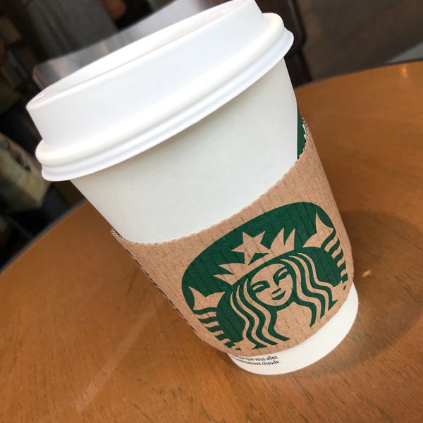 3/19/2018 tarihinde Daisy V.ziyaretçi tarafından Starbucks'de çekilen fotoğraf