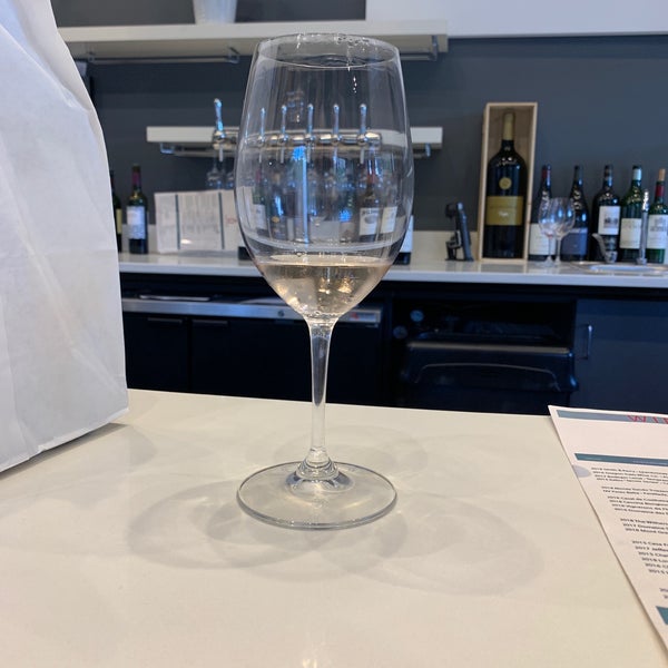 Foto diambil di The Wine Feed oleh Johnnie B. pada 9/2/2019