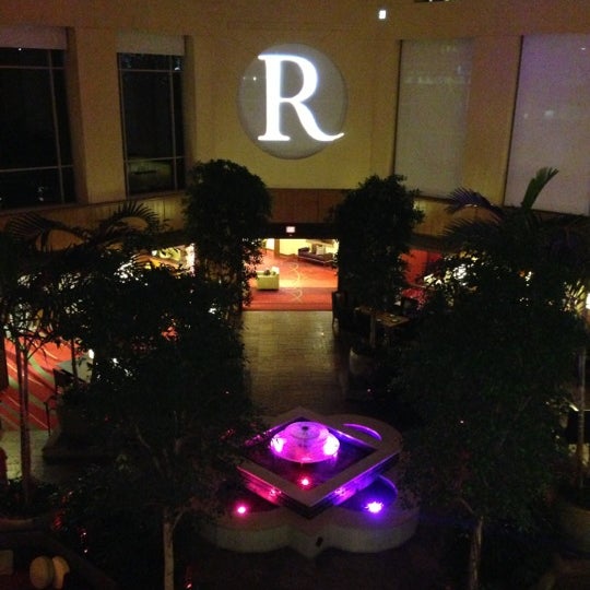 Photo taken at Renaissance Charlotte SouthPark Hotel by Johnnie B. on 11/15/2012