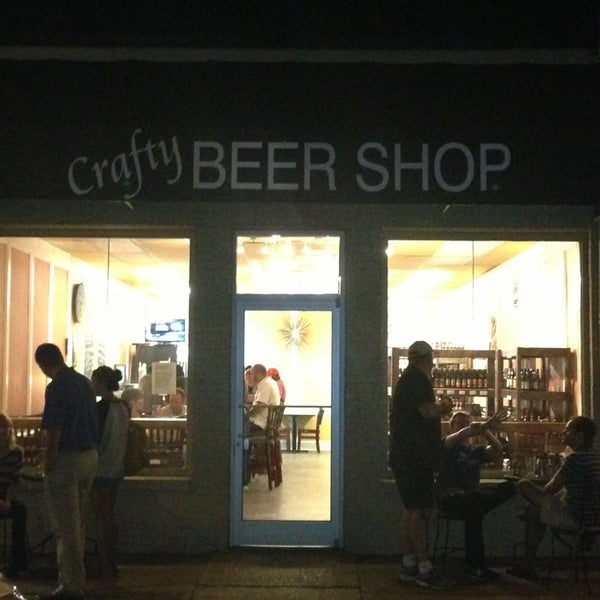 Photo prise au Crafty Beer, Wine &amp; Spirits par Johnnie B. le7/26/2013