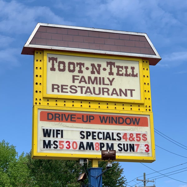 TootNTell Southern Food Restaurant in Garner