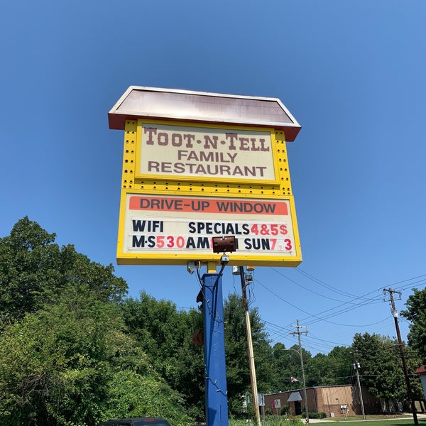 TootNTell Southern Food Restaurant in Garner