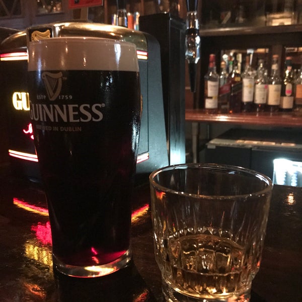 Foto tirada no(a) Rí Rá Irish Pub por Johnnie B. em 4/13/2017