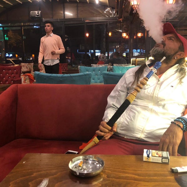 10/22/2019 tarihinde Emrah Hasip I.ziyaretçi tarafından Cafe Mırra'de çekilen fotoğraf