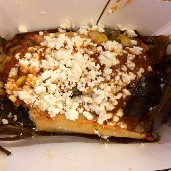 4/28/2014에 Lizzy G.님이 Los Agaves Mexican Street Food에서 찍은 사진