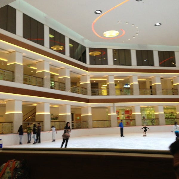 Ice Rink Hyatt Regency Dubai الراس 5 tips from 249 visitors