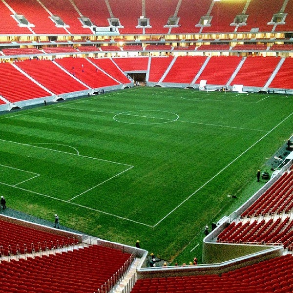 รูปภาพถ่ายที่ Estádio Nacional de Brasília Mané Garrincha โดย Breno F. เมื่อ 5/17/2013