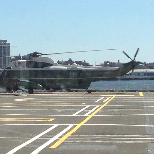 Das Foto wurde bei Liberty Helicopter Tours von ⚡🍸🍸🍹E🍺🍻🍤 ⚾. am 10/4/2012 aufgenommen