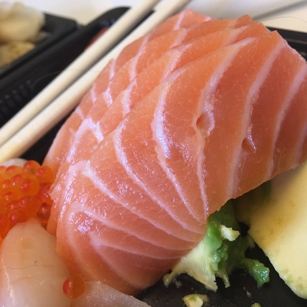 Foto scattata a Sushi Asia da May-Line Å. il 6/14/2018