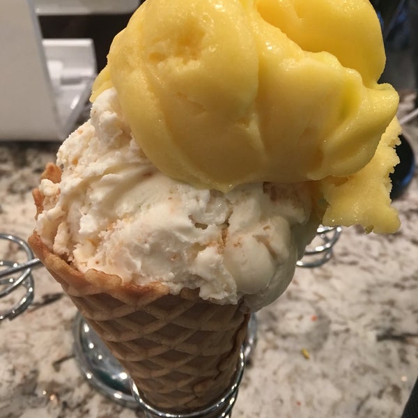 8/20/2016에 Zak B.님이 Cone Gourmet Ice Cream에서 찍은 사진