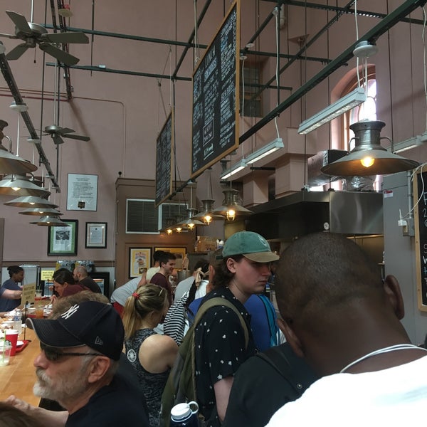 Foto scattata a The Market Lunch da Zak B. il 6/1/2019