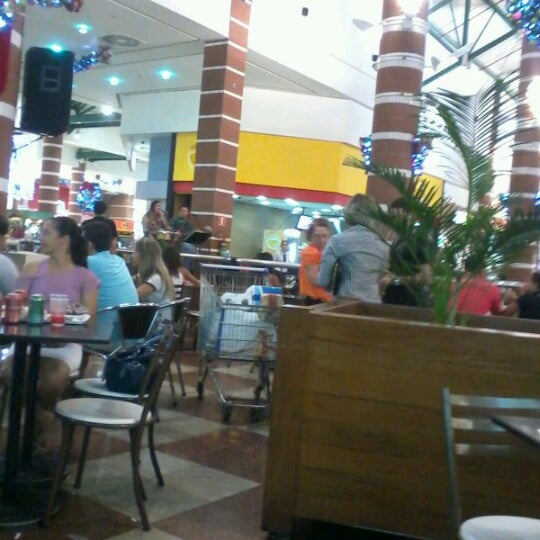 Photo taken at Shopping Vale do Aço by Thalles S. on 11/28/2012