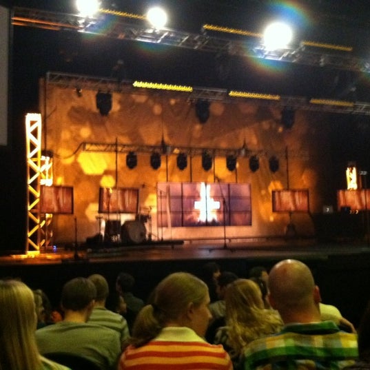 รูปภาพถ่ายที่ Elevation Church - Blakeney โดย Theresa T. เมื่อ 10/20/2012