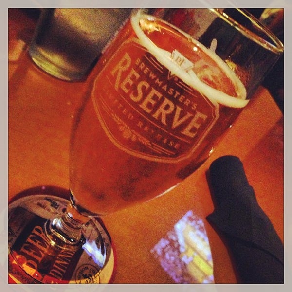 Photo taken at BJ&#39;s Restaurant &amp; Brewhouse by Jeramie H. on 5/25/2013