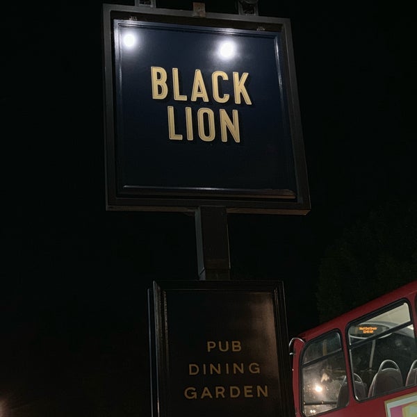 Foto tirada no(a) The Black Lion por Parker R. em 5/27/2019