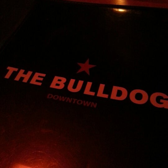 รูปภาพถ่ายที่ The Bulldog Downtown โดย Igal L. เมื่อ 2/5/2013