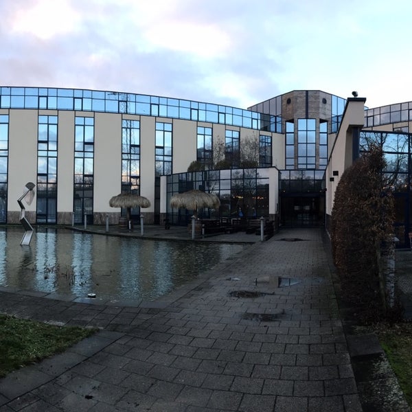 รูปภาพถ่ายที่ TRYP Düsseldorf Airport Hotel โดย berti4 เมื่อ 1/14/2019
