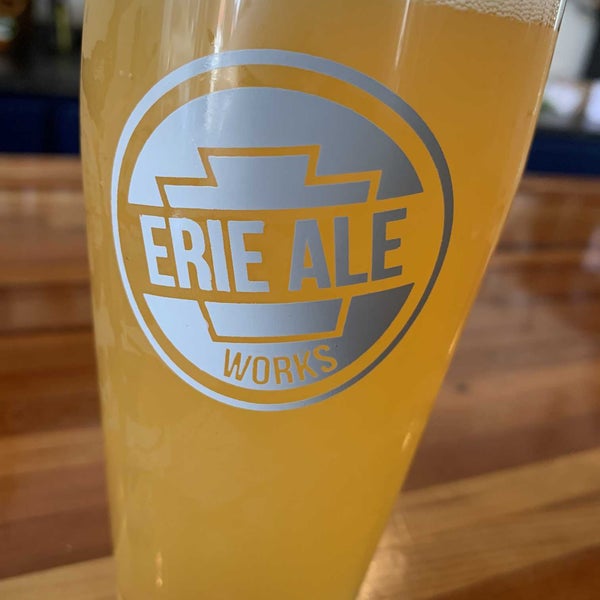 รูปภาพถ่ายที่ Erie Ale Works โดย Jeff K. เมื่อ 3/6/2022