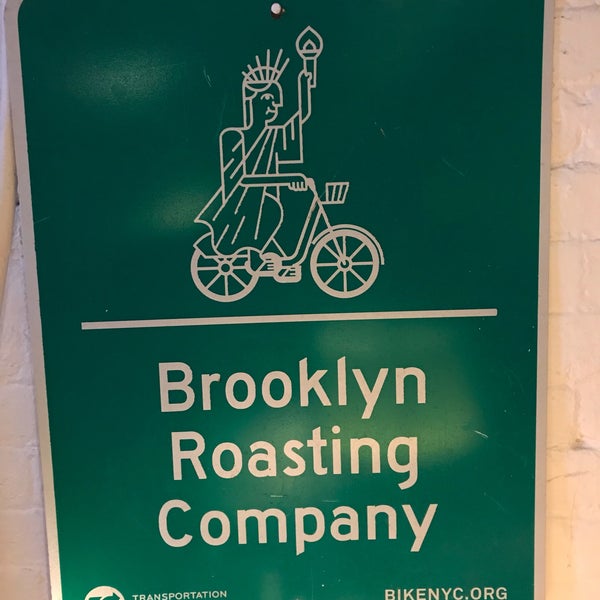 รูปภาพถ่ายที่ Brooklyn Roasting Company โดย Miltos K. เมื่อ 12/24/2018